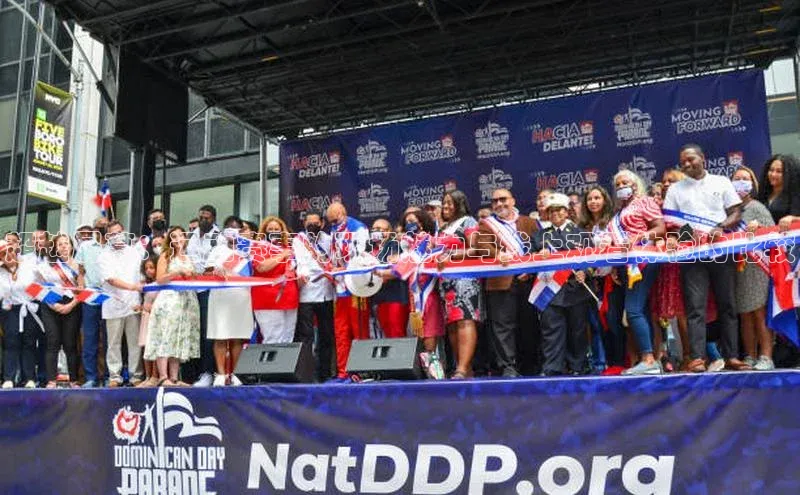 超越屏幕：运动赛事的现场魅力与线上观看体验的比较